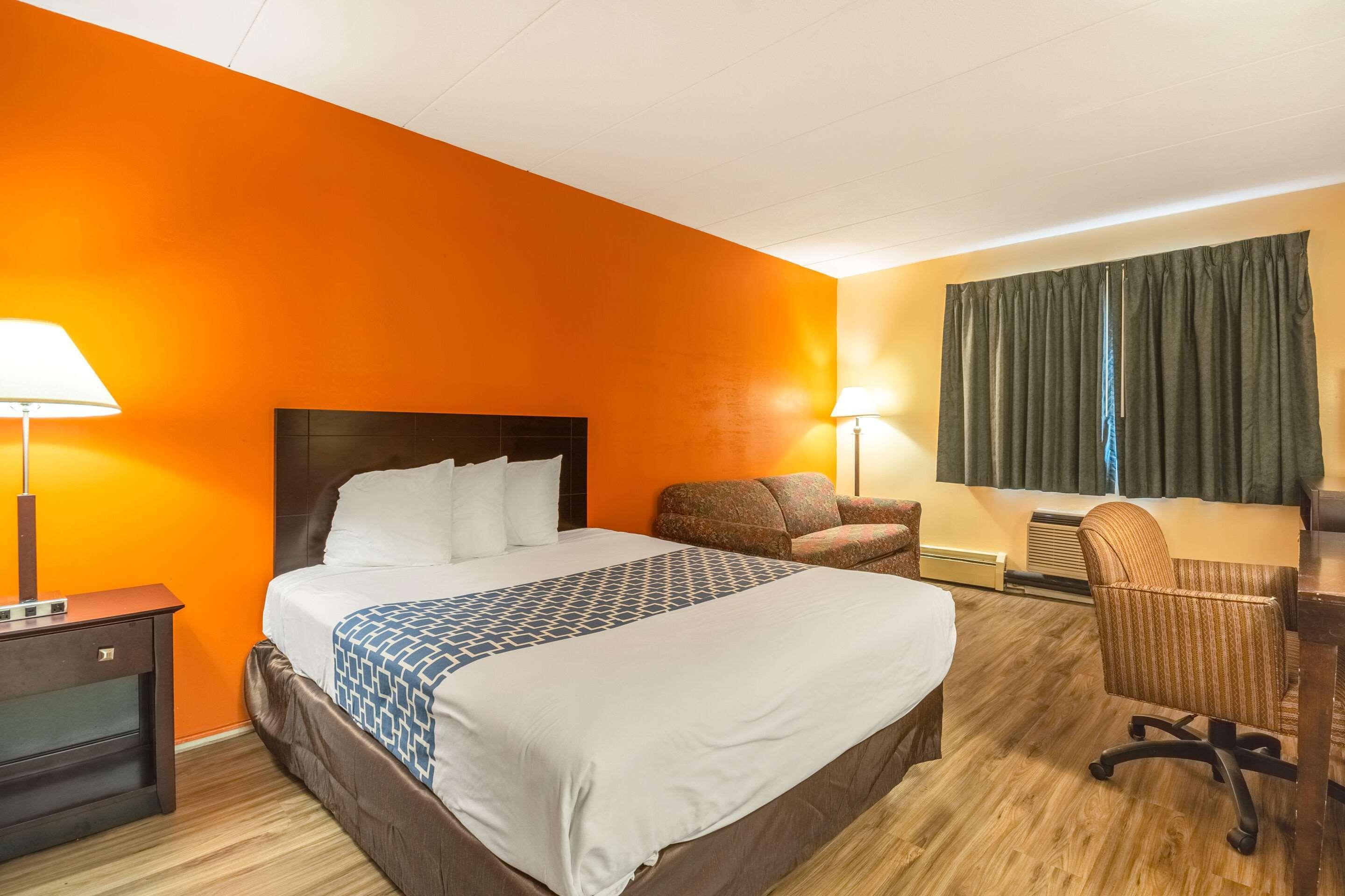 Econo Hospedaje Inn&Suites Airport Windsor Locks Exterior foto